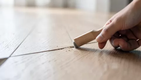 jak przesunąć panel podłogowy